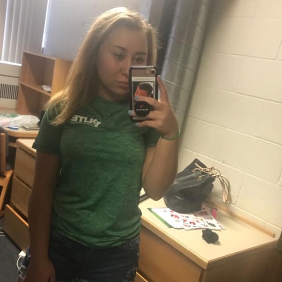 Meet your Posher, Hannah - Picture 1 of 1